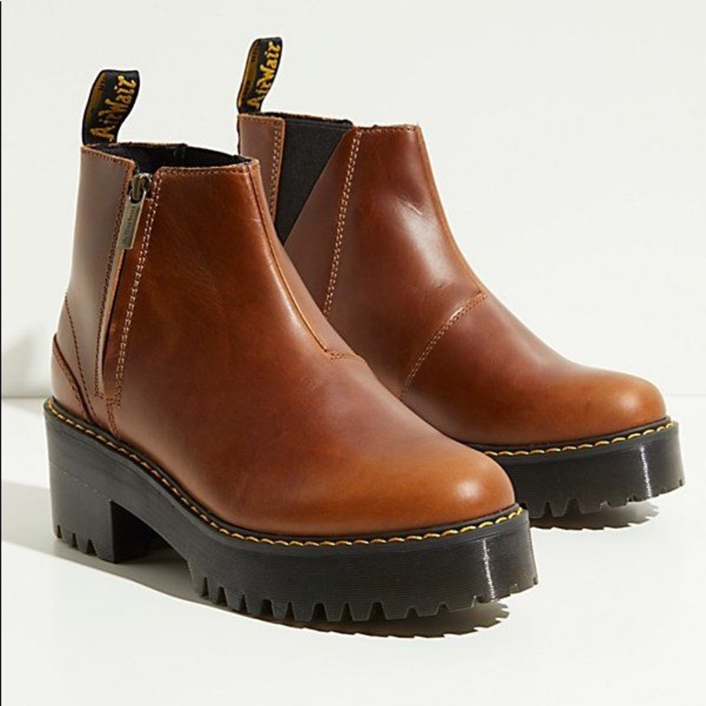 Brown Dr. Martens Rometty Platform Boots

US size 6

Only worn once